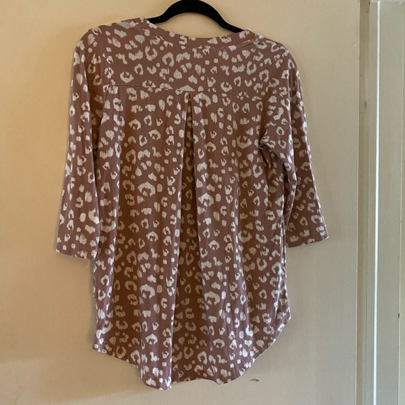 Latched Mama 3/4 sleeve scoop neck printed nursing top - Picture 3 of 7